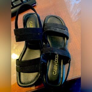 Cabin Creek Black Sandals - 6.5N